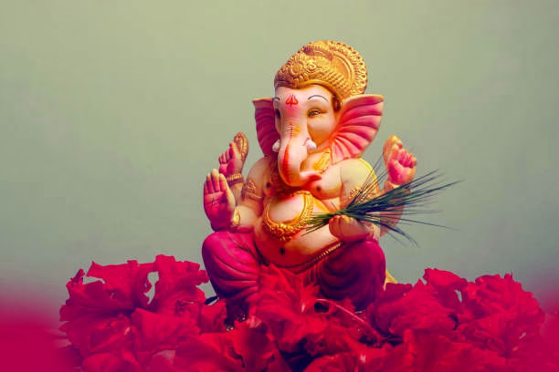 Creative Ganesh Chaturthi Captions for Instagram and Facebook Futurecept | Blogs Decorative Ganesh Idol with Caption Idea for Ganesh Chaturthi